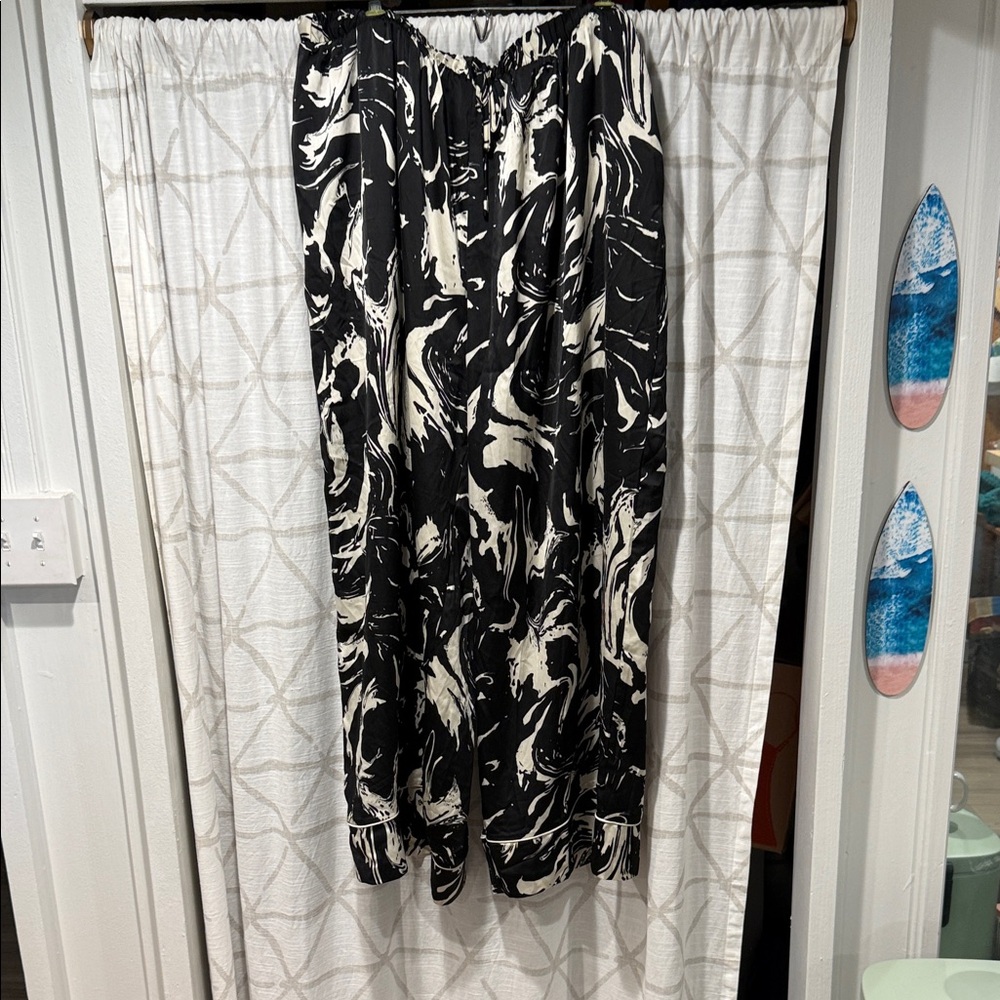 Rebecca Minkoff Black and White Swirl wide leg pant